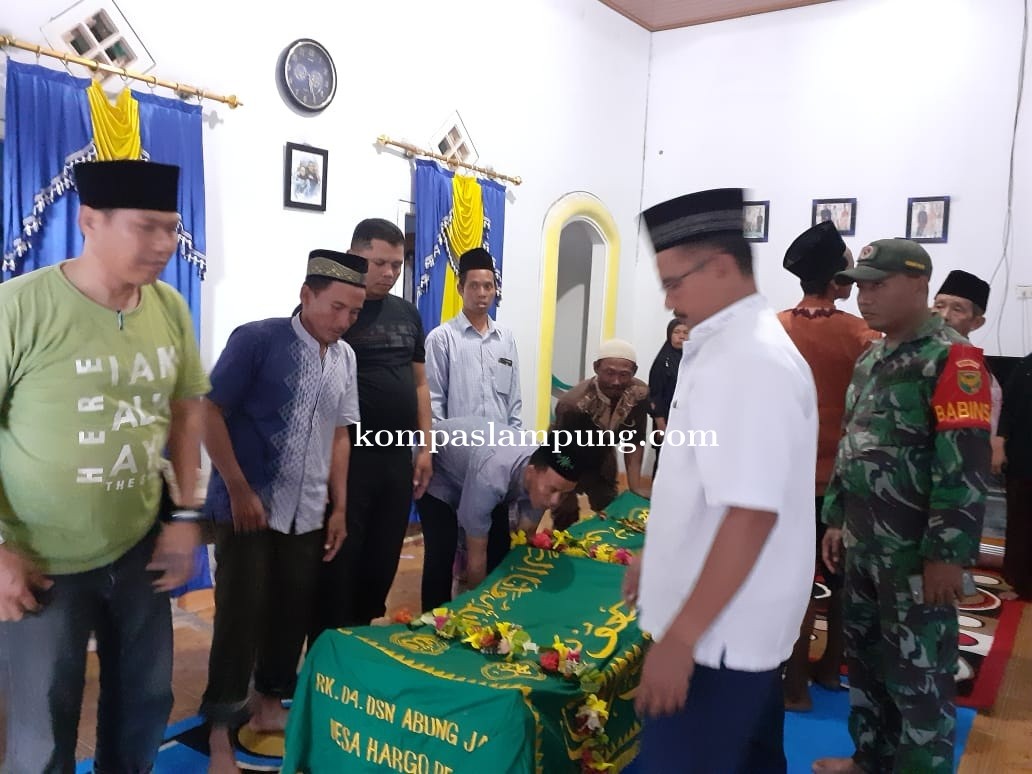 Polsek Rawa Jitu Selatan Lakukan  olah TKP Korban Meninggal Tersambar Petir