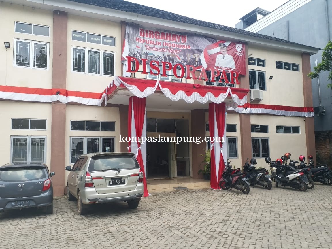 Bangunan Mangkrak Hamburkan Uang Rakyat