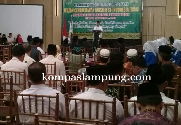 Bupati Lampung Tengah  Loekman Djoyosoemarto Hadiri Pelantikan (ICMI) Lamteng