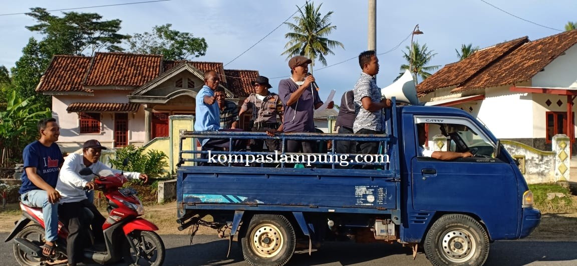 Tiyuh Balam Jaya Lakukan Sosialisasi Dan Penyemprotan Desinfektan Untuk Cegah Corona