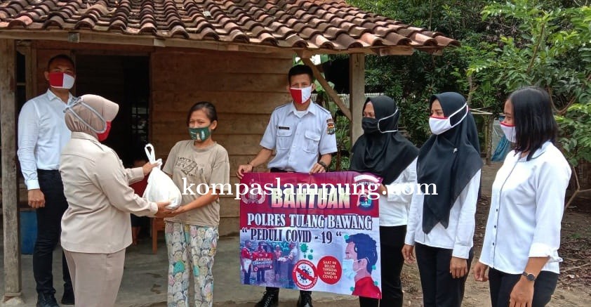 Satreskrim Polres Tulang Bawang Peduli Warga Terdampak Covid-19
