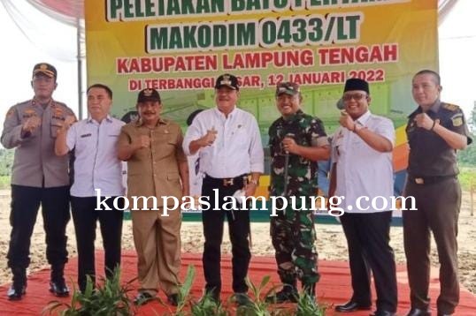 Bupati Lampung Tengah Hadiri Peletakan Batu Pertama Pembangunan Makodim 0433/LT